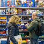 Entre el bolsillo y la pantalla: cómo compra el consumidor en este Día del Niño