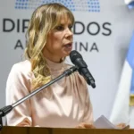La diputada Karen Reichardt presentó su polémico proyecto para habilitar criaderos de perros y gatos