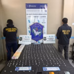 Desbaratan bunkers de drogas en Villa Sapito: los policías entraron escondidos en un camión frigorífico